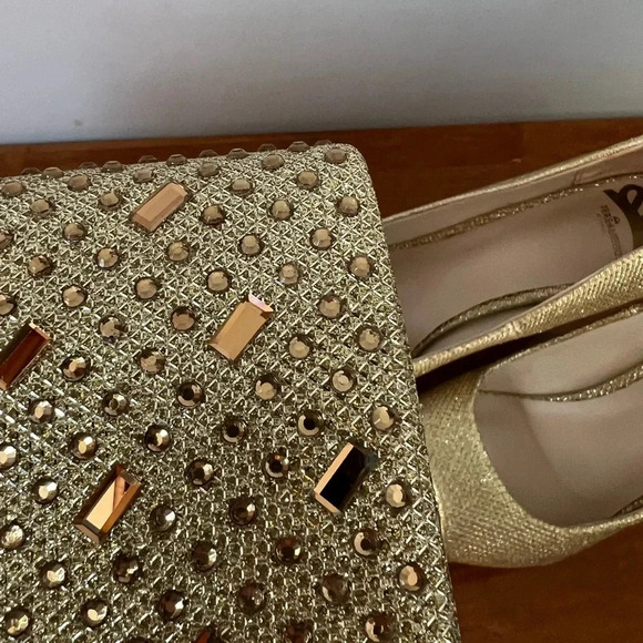 Fergalicious by Fergie Sparkle Gold Pump High Heel  Shoes w/ Matching Clutch 7.5 - Picture 13 of 13